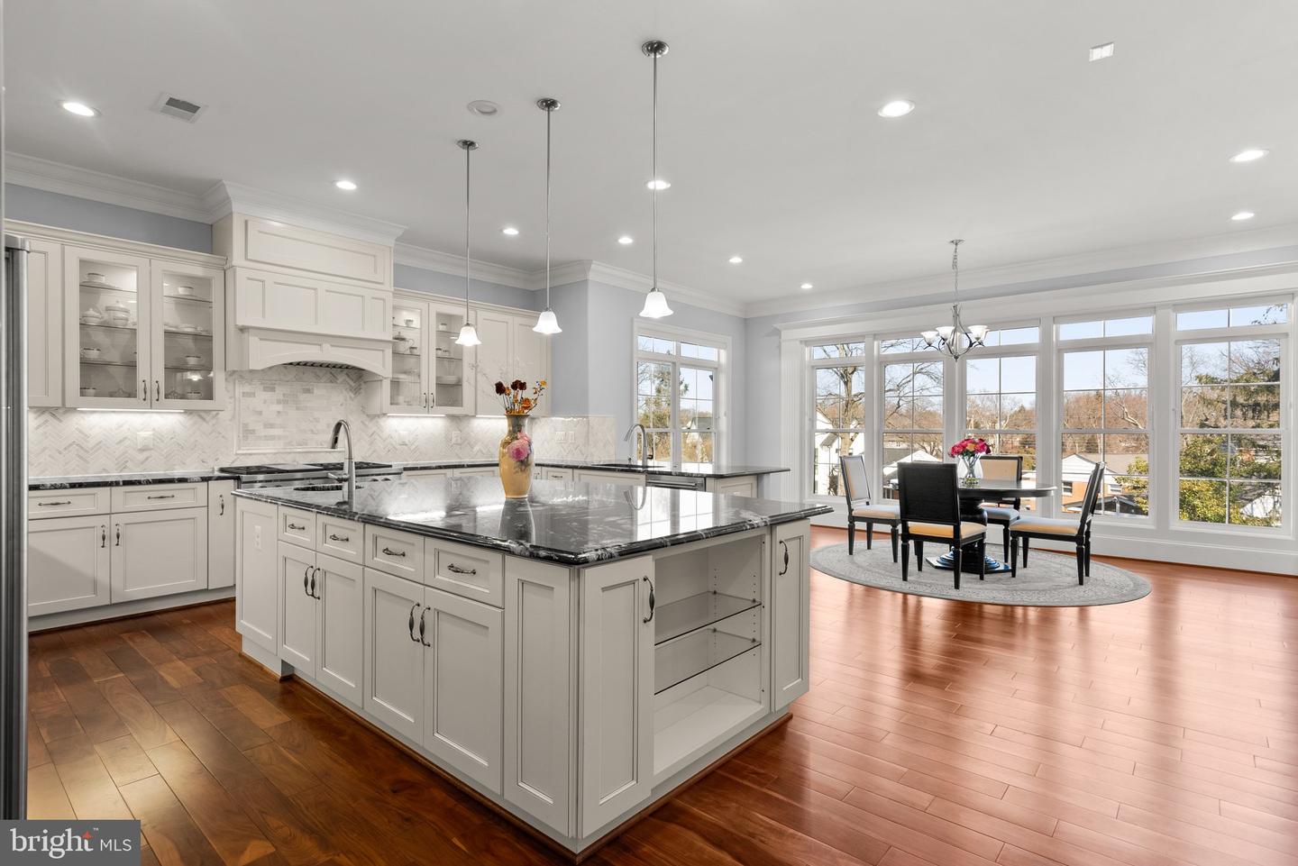 1718 CHATEAU CT, MCLEAN, Virginia 22101, 6 Bedrooms Bedrooms, ,6 BathroomsBathrooms,Residential,For sale,1718 CHATEAU CT,VAFX2244760 MLS # VAFX2244760