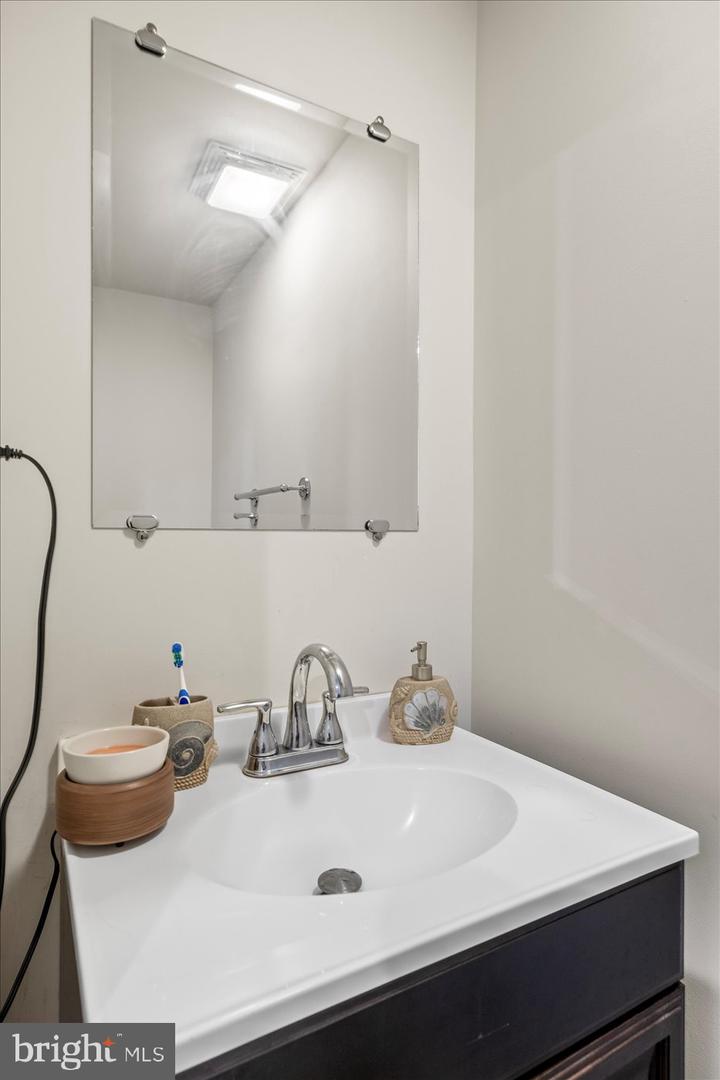 8450 DEVRIES LN, SPOTSYLVANIA, Virginia 22553, 3 Bedrooms Bedrooms, ,2 BathroomsBathrooms,Residential,For sale,8450 DEVRIES LN,VASP2033586 MLS # VASP2033586