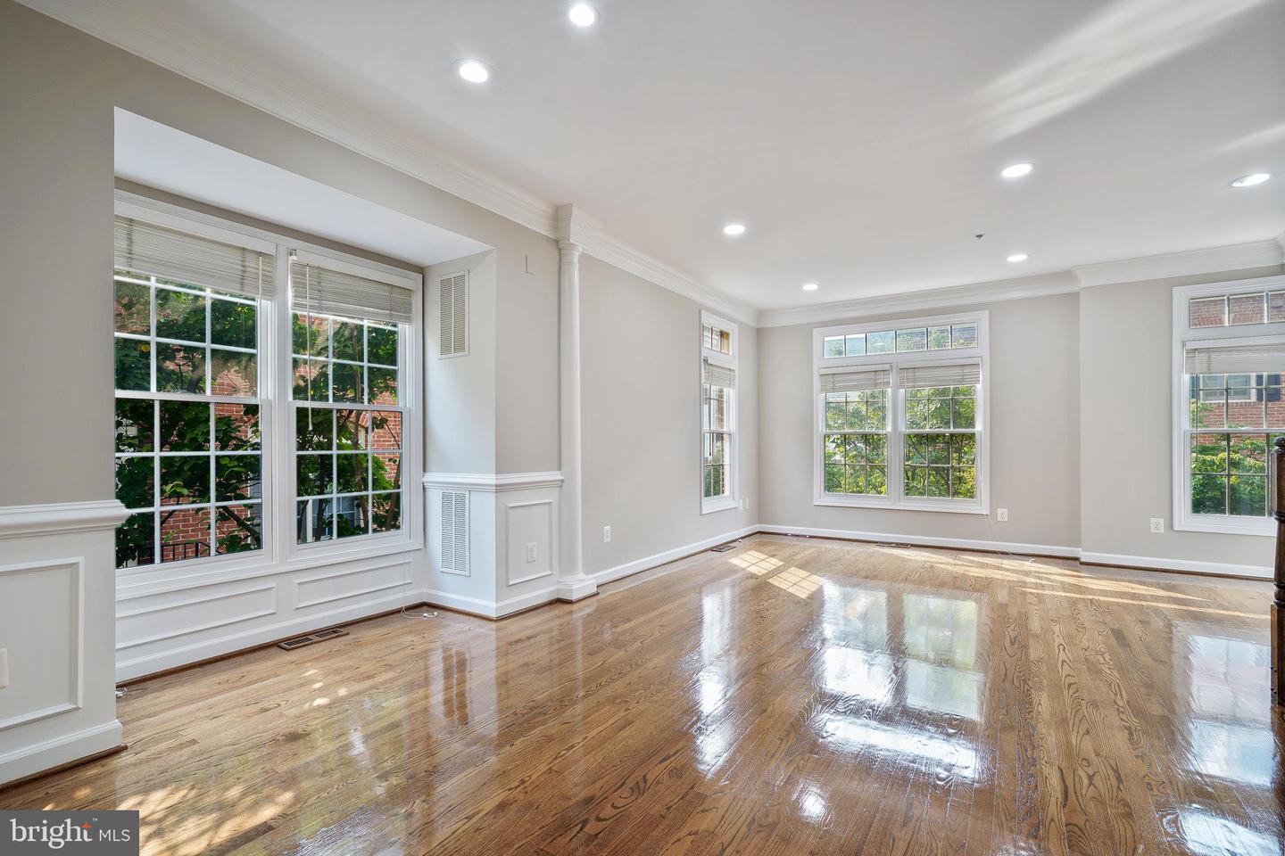 8837 ASHGROVE HOUSE LN, VIENNA, Virginia 22182, 3 Bedrooms Bedrooms, ,3 BathroomsBathrooms,Residential,For sale,8837 ASHGROVE HOUSE LN,VAFX2244492 MLS # VAFX2244492