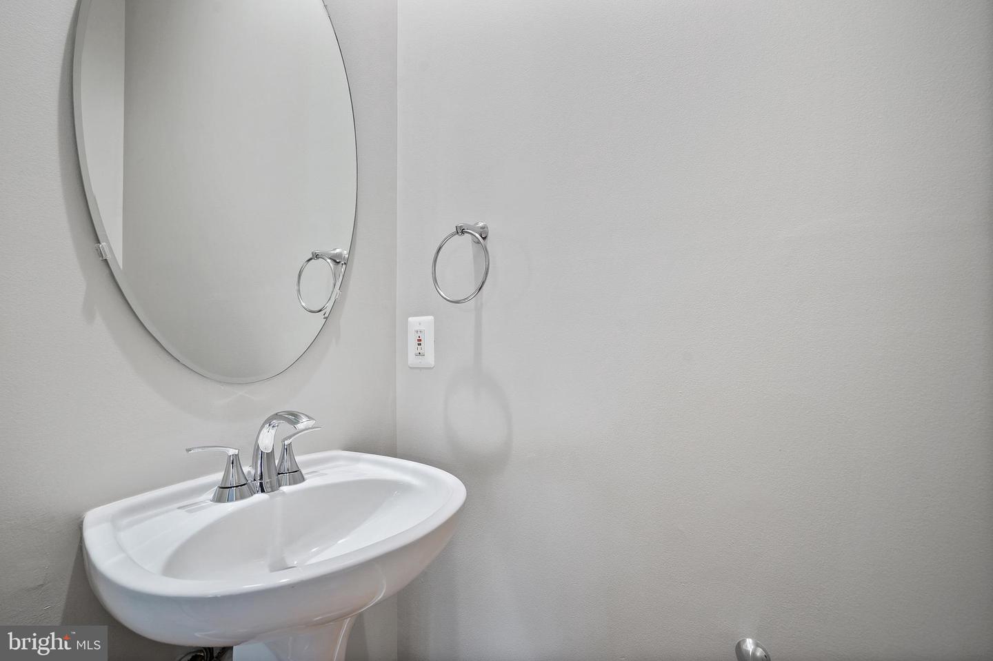 8837 ASHGROVE HOUSE LN, VIENNA, Virginia 22182, 3 Bedrooms Bedrooms, ,3 BathroomsBathrooms,Residential,For sale,8837 ASHGROVE HOUSE LN,VAFX2244492 MLS # VAFX2244492