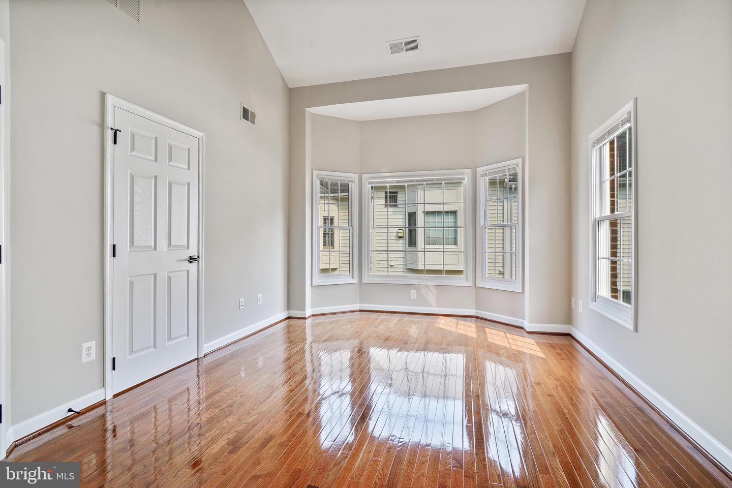 8837 ASHGROVE HOUSE LN, VIENNA, Virginia 22182, 3 Bedrooms Bedrooms, ,3 BathroomsBathrooms,Residential,For sale,8837 ASHGROVE HOUSE LN,VAFX2244492 MLS # VAFX2244492