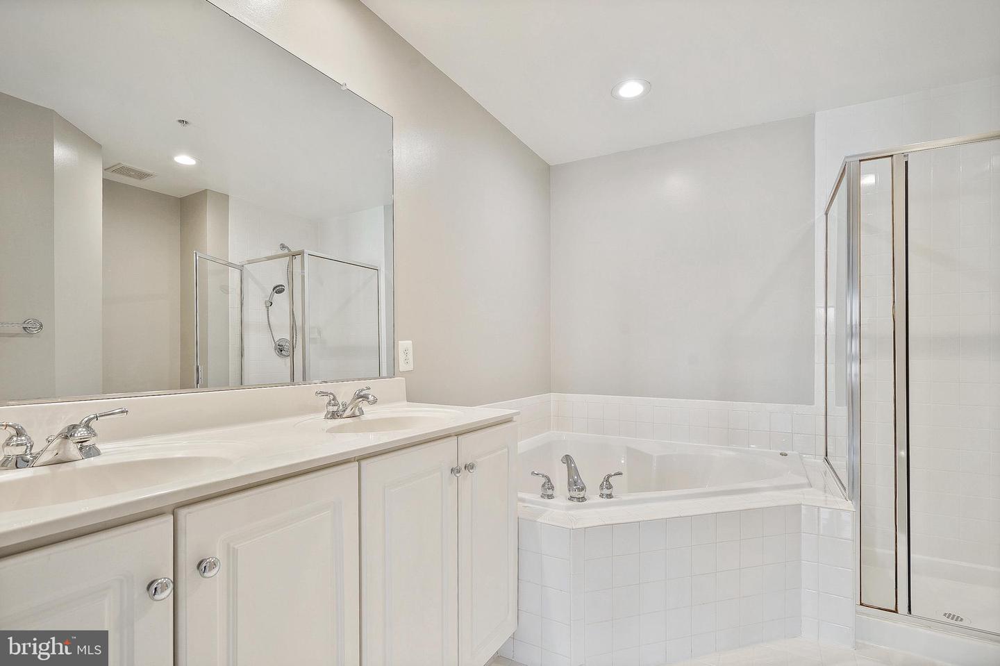 8837 ASHGROVE HOUSE LN, VIENNA, Virginia 22182, 3 Bedrooms Bedrooms, ,3 BathroomsBathrooms,Residential,For sale,8837 ASHGROVE HOUSE LN,VAFX2244492 MLS # VAFX2244492