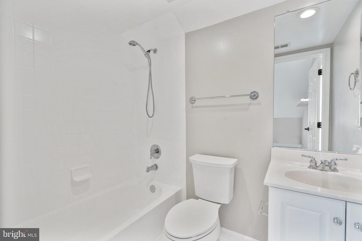 8837 ASHGROVE HOUSE LN, VIENNA, Virginia 22182, 3 Bedrooms Bedrooms, ,3 BathroomsBathrooms,Residential,For sale,8837 ASHGROVE HOUSE LN,VAFX2244492 MLS # VAFX2244492