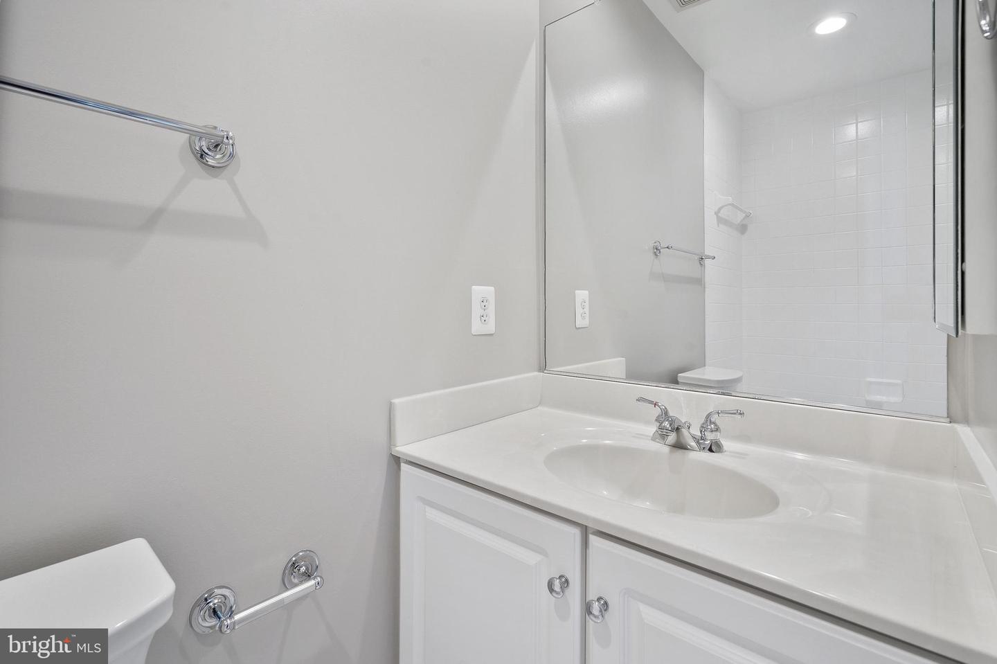 8837 ASHGROVE HOUSE LN, VIENNA, Virginia 22182, 3 Bedrooms Bedrooms, ,3 BathroomsBathrooms,Residential,For sale,8837 ASHGROVE HOUSE LN,VAFX2244492 MLS # VAFX2244492