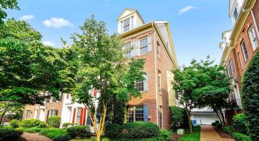 8837 ASHGROVE HOUSE LN, VIENNA, Virginia 22182, 3 Bedrooms Bedrooms, ,3 BathroomsBathrooms,Residential,For sale,8837 ASHGROVE HOUSE LN,VAFX2244492 MLS # VAFX2244492