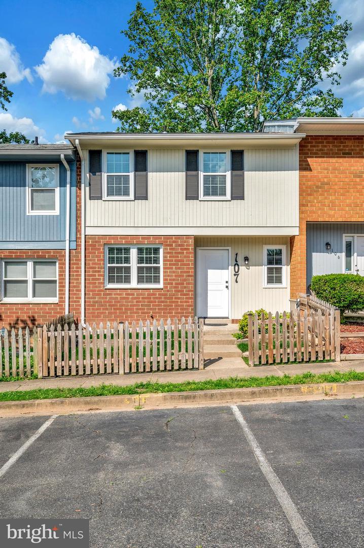 107 OAK DR, STAFFORD, Virginia 22554, 3 Bedrooms Bedrooms, ,2 BathroomsBathrooms,Residential,For sale,107 OAK DR,VAST2039402 MLS # VAST2039402