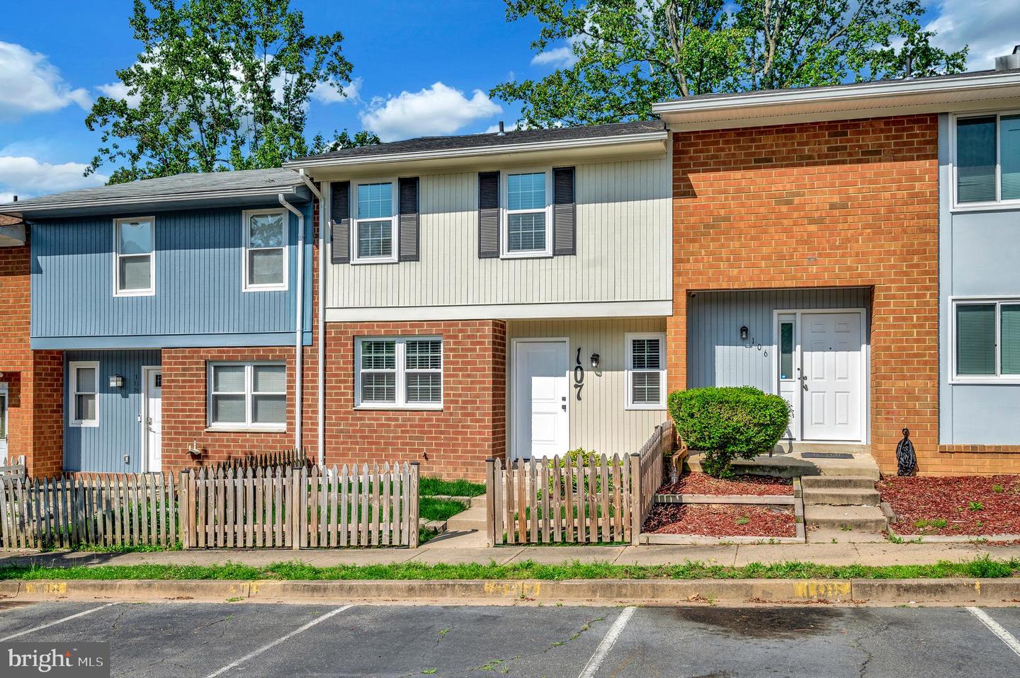 107 OAK DR, STAFFORD, Virginia 22554, 3 Bedrooms Bedrooms, ,2 BathroomsBathrooms,Residential,For sale,107 OAK DR,VAST2039402 MLS # VAST2039402
