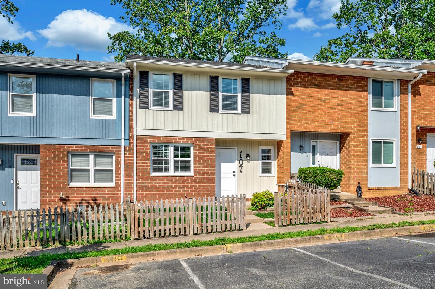 107 OAK DR, STAFFORD, Virginia 22554, 3 Bedrooms Bedrooms, ,2 BathroomsBathrooms,Residential,For sale,107 OAK DR,VAST2039402 MLS # VAST2039402