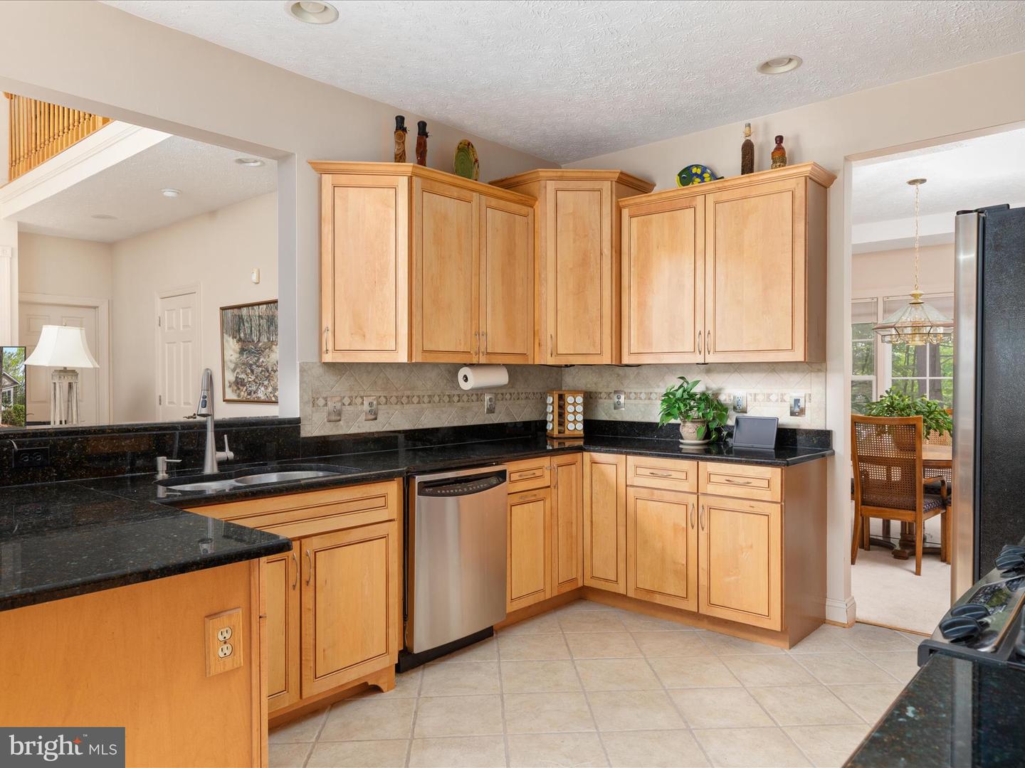 228 SUNSET CIR, CROSS JUNCTION, Virginia 22625, 4 Bedrooms Bedrooms, ,2 BathroomsBathrooms,Residential,For sale,228 SUNSET CIR,VAFV2034574 MLS # VAFV2034574