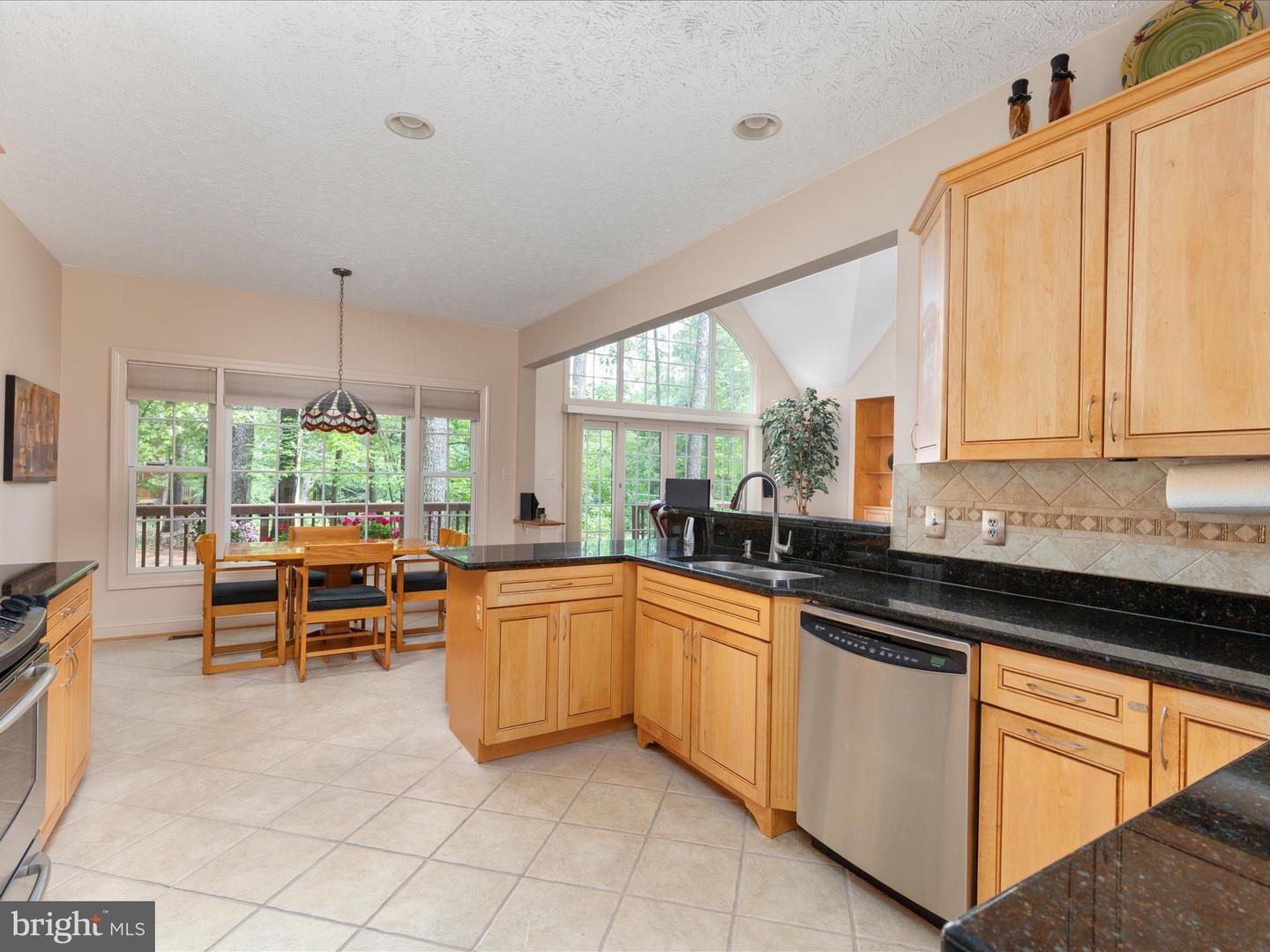 228 SUNSET CIR, CROSS JUNCTION, Virginia 22625, 4 Bedrooms Bedrooms, ,2 BathroomsBathrooms,Residential,For sale,228 SUNSET CIR,VAFV2034574 MLS # VAFV2034574