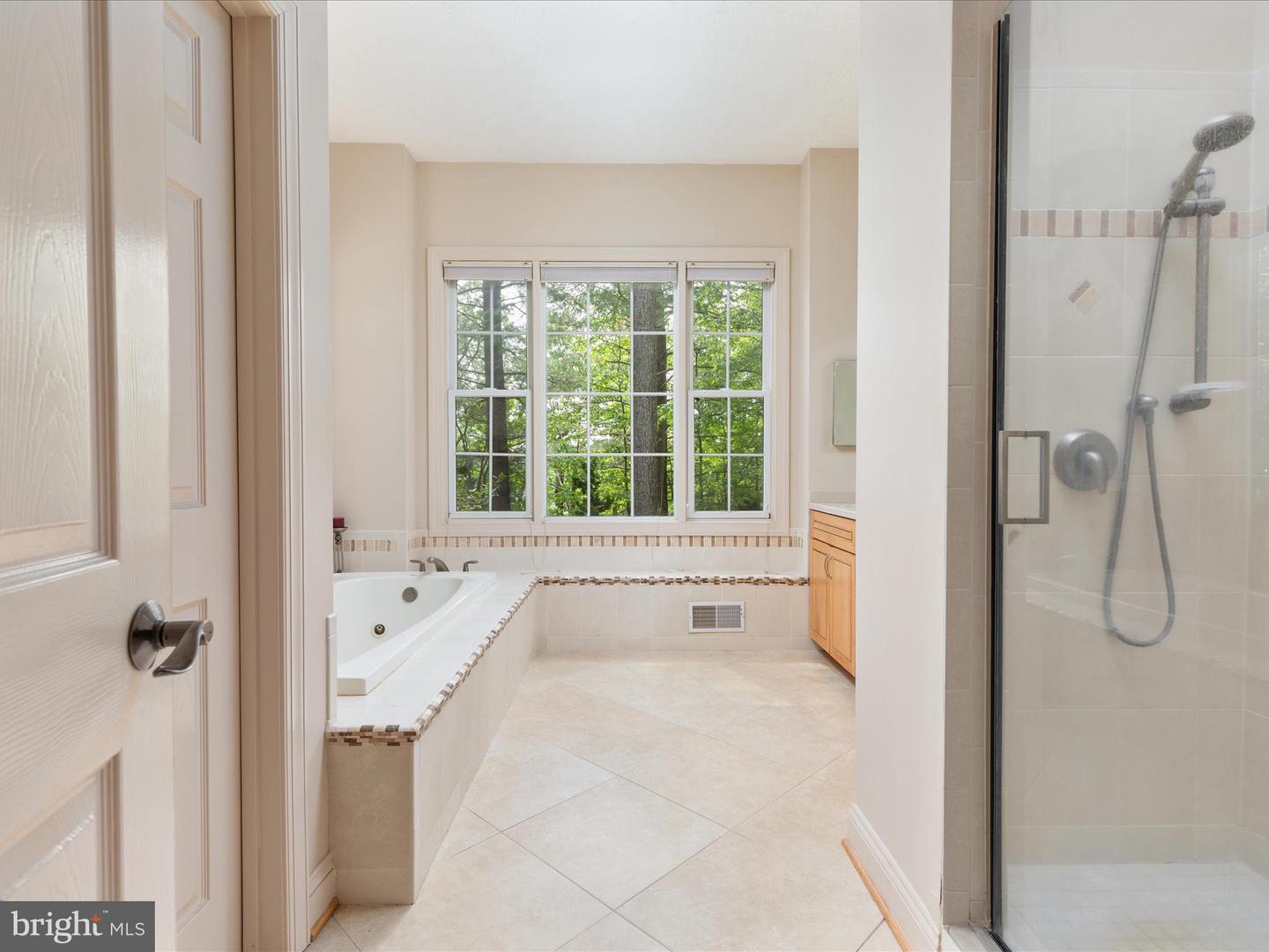 228 SUNSET CIR, CROSS JUNCTION, Virginia 22625, 4 Bedrooms Bedrooms, ,2 BathroomsBathrooms,Residential,For sale,228 SUNSET CIR,VAFV2034574 MLS # VAFV2034574