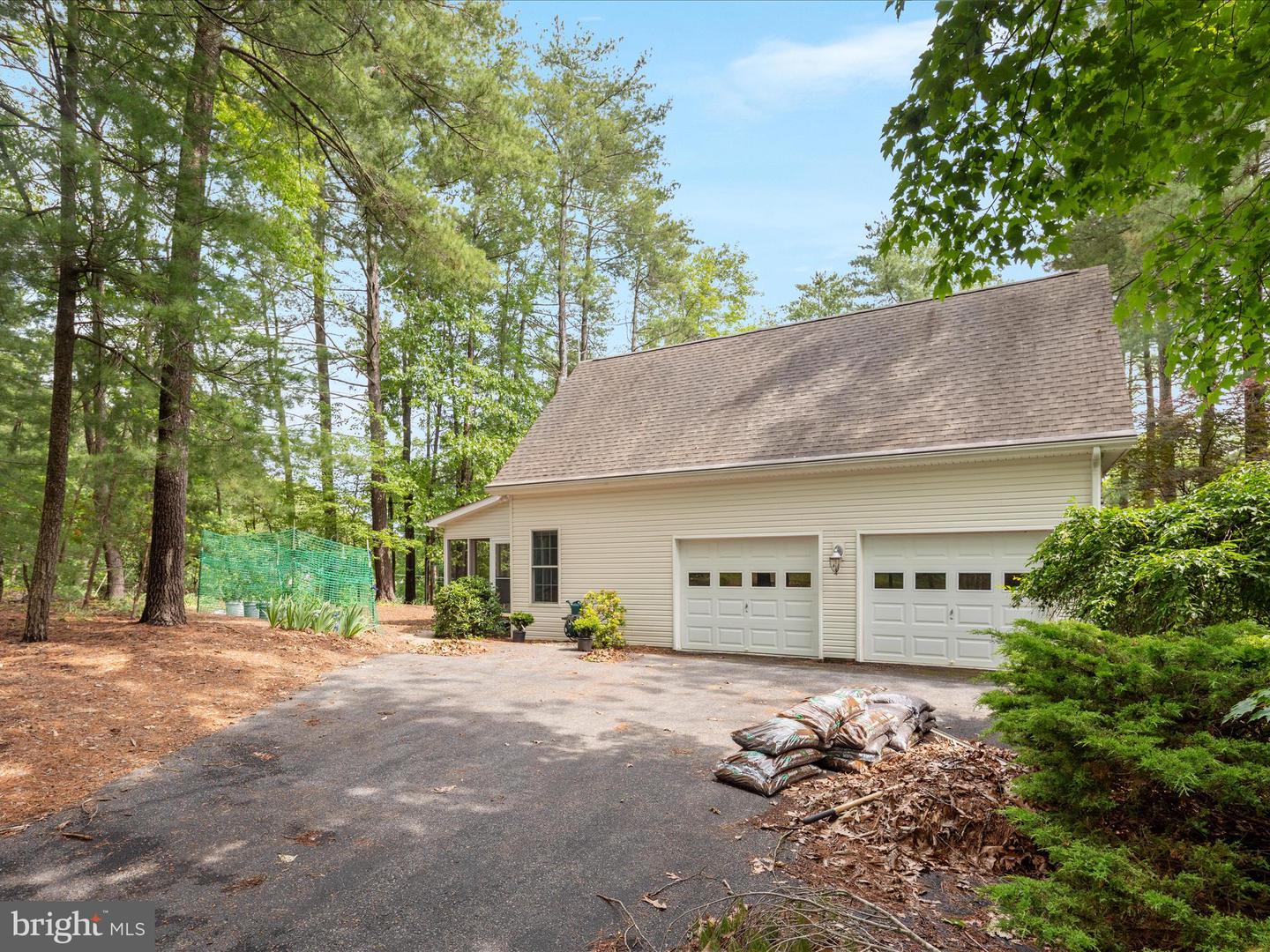 228 SUNSET CIR, CROSS JUNCTION, Virginia 22625, 4 Bedrooms Bedrooms, ,2 BathroomsBathrooms,Residential,For sale,228 SUNSET CIR,VAFV2034574 MLS # VAFV2034574