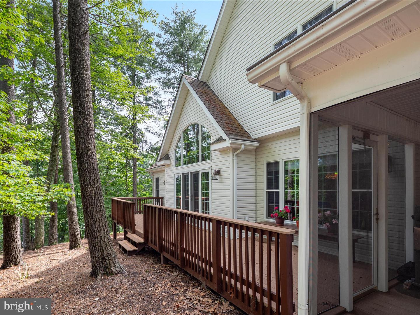 228 SUNSET CIR, CROSS JUNCTION, Virginia 22625, 4 Bedrooms Bedrooms, ,2 BathroomsBathrooms,Residential,For sale,228 SUNSET CIR,VAFV2034574 MLS # VAFV2034574