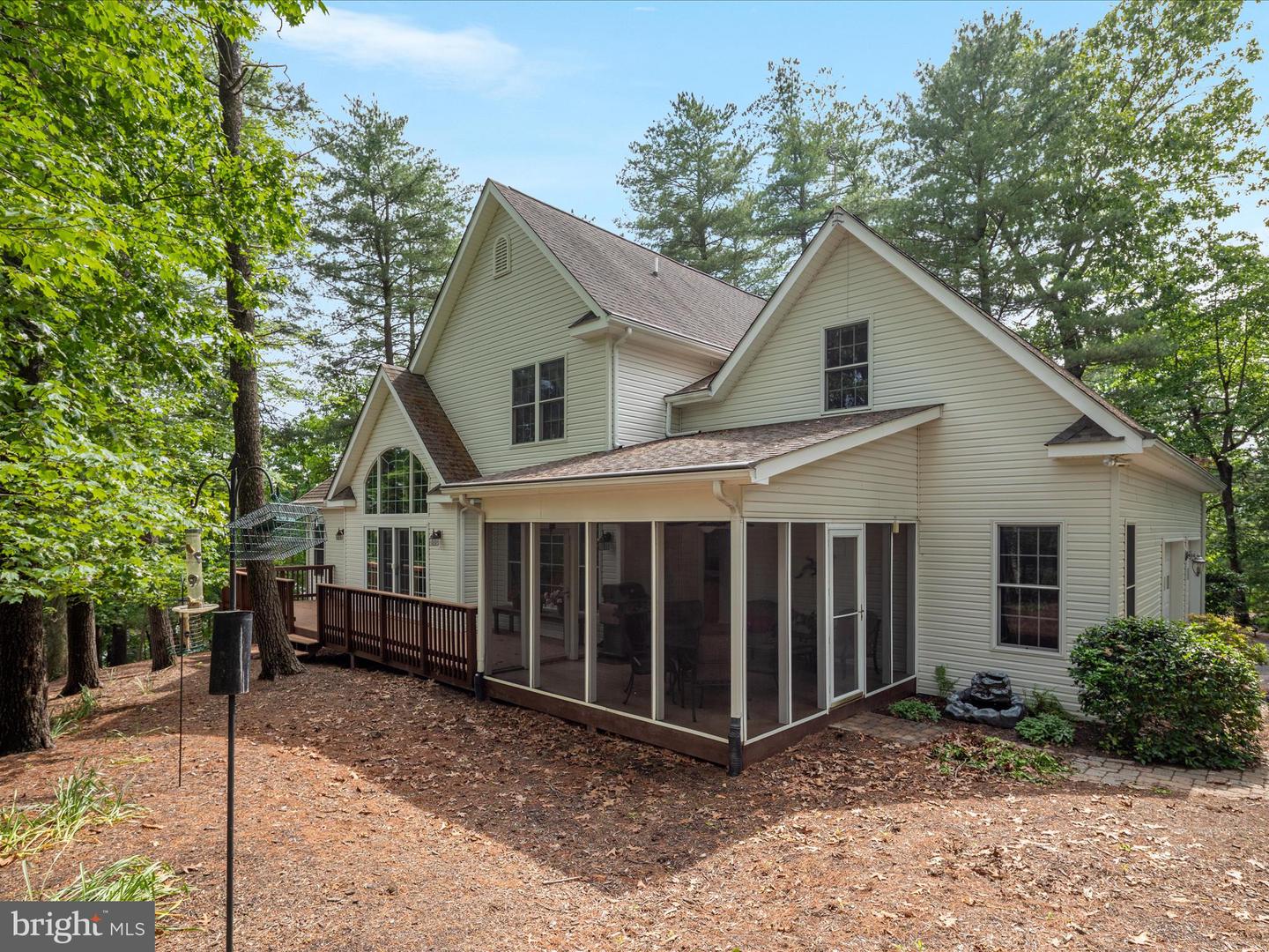 228 SUNSET CIR, CROSS JUNCTION, Virginia 22625, 4 Bedrooms Bedrooms, ,2 BathroomsBathrooms,Residential,For sale,228 SUNSET CIR,VAFV2034574 MLS # VAFV2034574