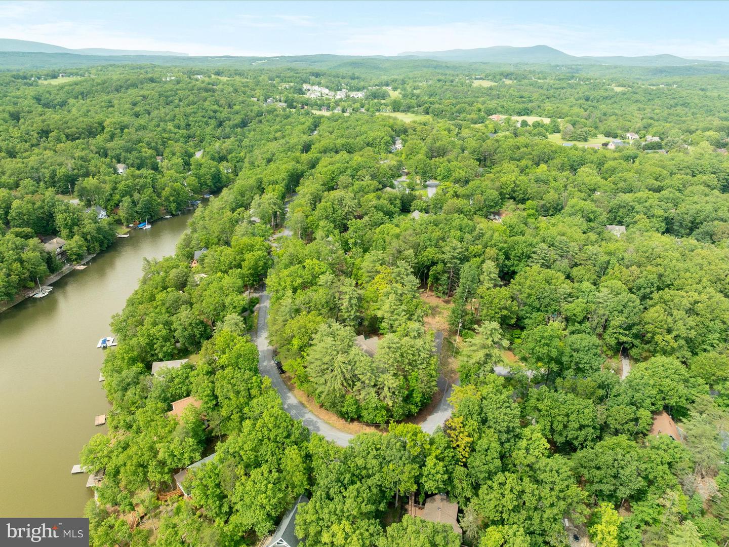 228 SUNSET CIR, CROSS JUNCTION, Virginia 22625, 4 Bedrooms Bedrooms, ,2 BathroomsBathrooms,Residential,For sale,228 SUNSET CIR,VAFV2034574 MLS # VAFV2034574