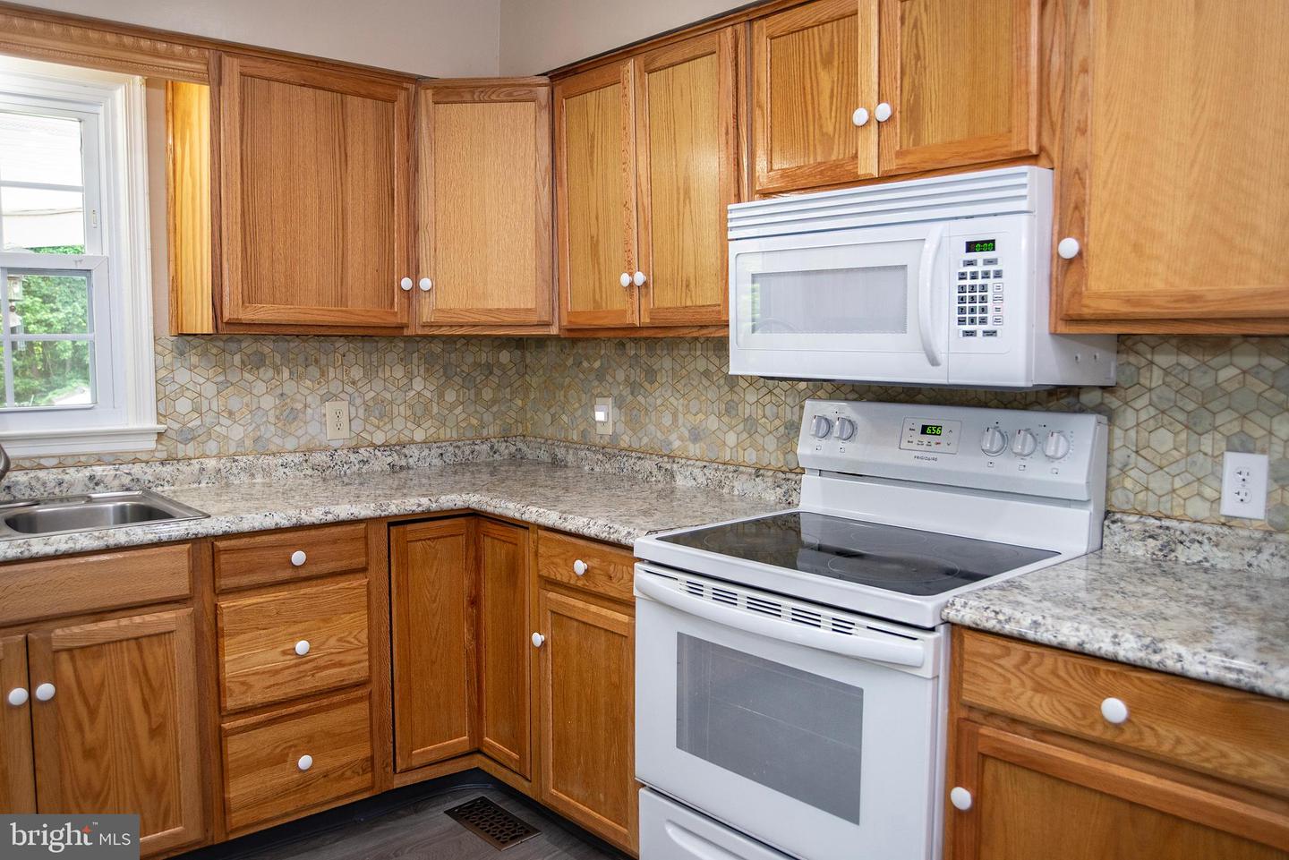 24 GALT WAY, STAFFORD, Virginia 22554, 5 Bedrooms Bedrooms, ,3 BathroomsBathrooms,Residential,For sale,24 GALT WAY,VAST2039408 MLS # VAST2039408