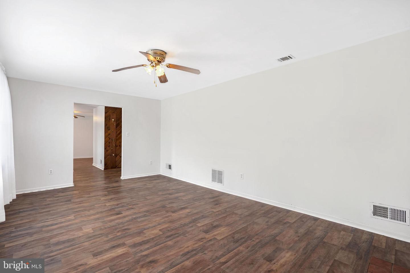 6710 RED JACKET RD, SPRINGFIELD, Virginia 22152, 4 Bedrooms Bedrooms, ,2 BathroomsBathrooms,Residential,For sale,6710 RED JACKET RD,VAFX2244726 MLS # VAFX2244726