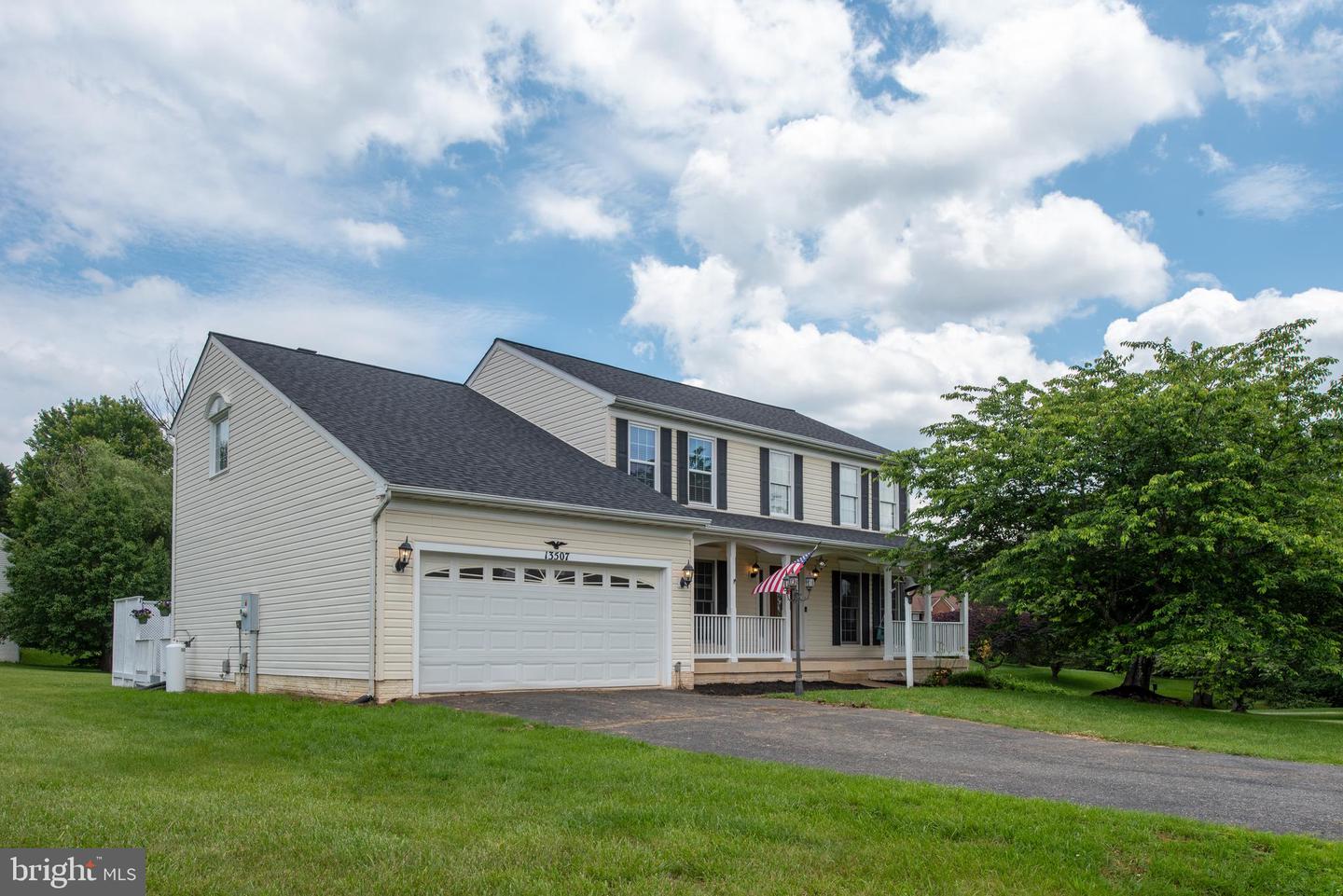 13507 FOX CHASE LN, SPOTSYLVANIA, Virginia 22553, 4 Bedrooms Bedrooms, ,3 BathroomsBathrooms,Residential,For sale,13507 FOX CHASE LN,VASP2033622 MLS # VASP2033622