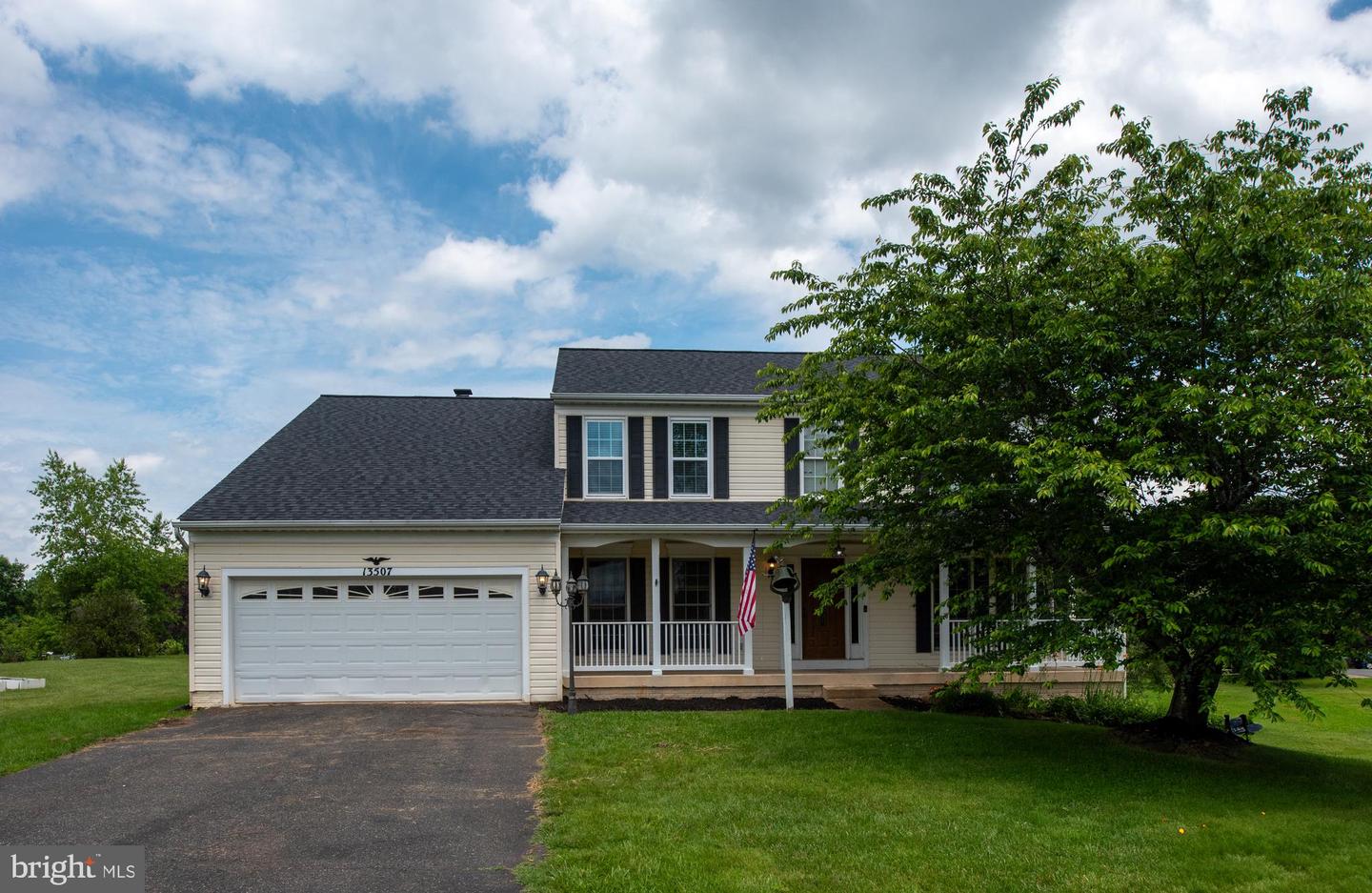 13507 FOX CHASE LN, SPOTSYLVANIA, Virginia 22553, 4 Bedrooms Bedrooms, ,3 BathroomsBathrooms,Residential,For sale,13507 FOX CHASE LN,VASP2033622 MLS # VASP2033622