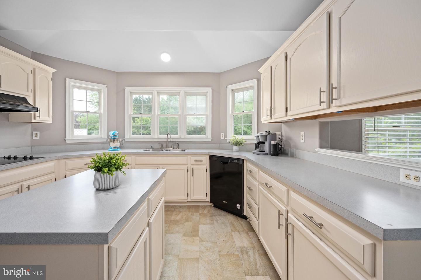 13507 FOX CHASE LN, SPOTSYLVANIA, Virginia 22553, 4 Bedrooms Bedrooms, ,3 BathroomsBathrooms,Residential,For sale,13507 FOX CHASE LN,VASP2033622 MLS # VASP2033622