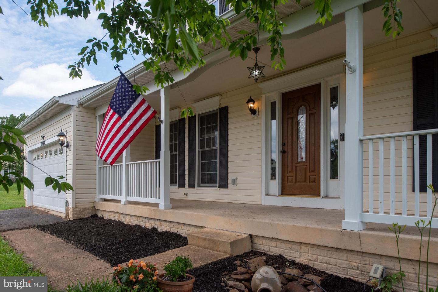 13507 FOX CHASE LN, SPOTSYLVANIA, Virginia 22553, 4 Bedrooms Bedrooms, ,3 BathroomsBathrooms,Residential,For sale,13507 FOX CHASE LN,VASP2033622 MLS # VASP2033622