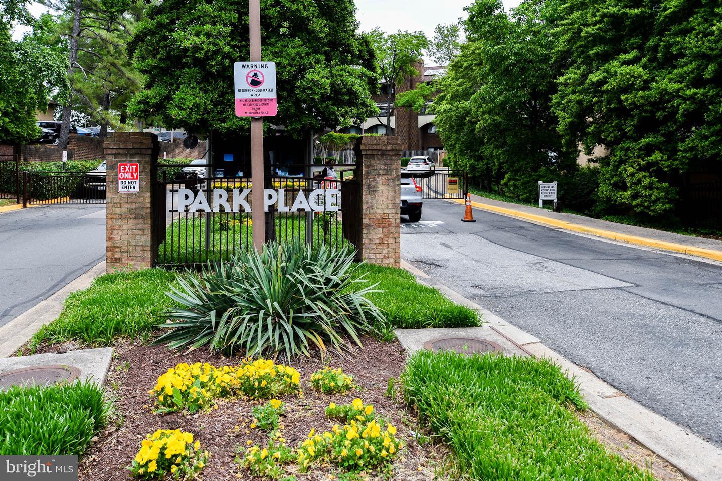 49 HAWTHORNE CT NE #49, WASHINGTON, District Of Columbia 20017, 2 Bedrooms Bedrooms, ,1 BathroomBathrooms,Residential,For sale,49 HAWTHORNE CT NE #49,DCDC2203678 MLS # DCDC2203678
