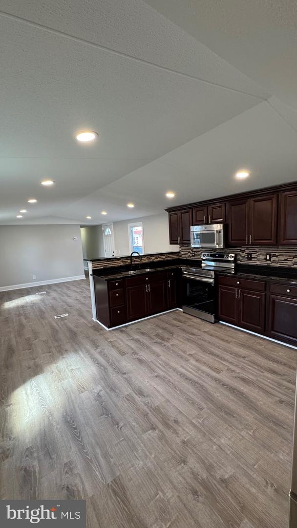 12 SUSAN ST, STAFFORD, Virginia 22556, 3 Bedrooms Bedrooms, ,2 BathroomsBathrooms,Residential,For sale,12 SUSAN ST,VAST2039422 MLS # VAST2039422