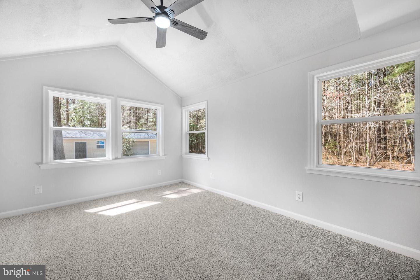 9818 GEORGE WASHINGTON MEMORIAL HWY, GLOUCESTER, Virginia 23061, 3 Bedrooms Bedrooms, 6 Rooms Rooms,2 BathroomsBathrooms,Residential,For sale,9818 GEORGE WASHINGTON MEMORIAL HWY,VAGV2000108 MLS # VAGV2000108