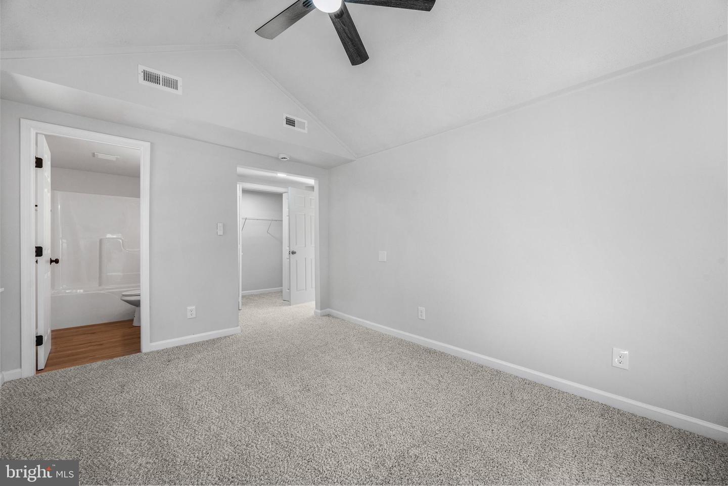 9818 GEORGE WASHINGTON MEMORIAL HWY, GLOUCESTER, Virginia 23061, 3 Bedrooms Bedrooms, 6 Rooms Rooms,2 BathroomsBathrooms,Residential,For sale,9818 GEORGE WASHINGTON MEMORIAL HWY,VAGV2000108 MLS # VAGV2000108