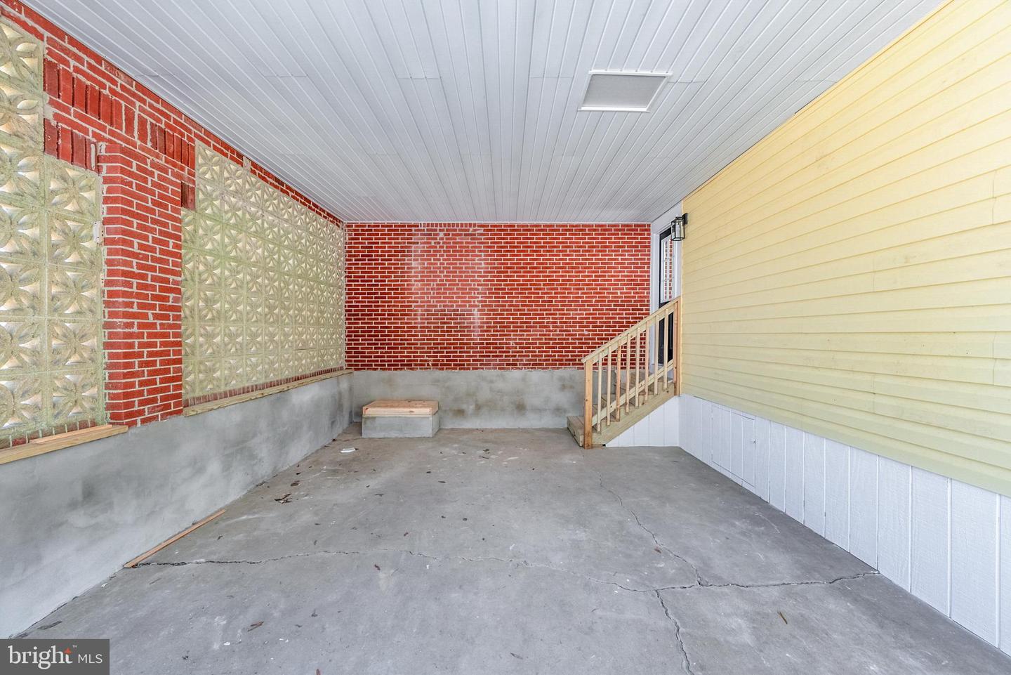 9818 GEORGE WASHINGTON MEMORIAL HWY, GLOUCESTER, Virginia 23061, 3 Bedrooms Bedrooms, 6 Rooms Rooms,2 BathroomsBathrooms,Residential,For sale,9818 GEORGE WASHINGTON MEMORIAL HWY,VAGV2000108 MLS # VAGV2000108