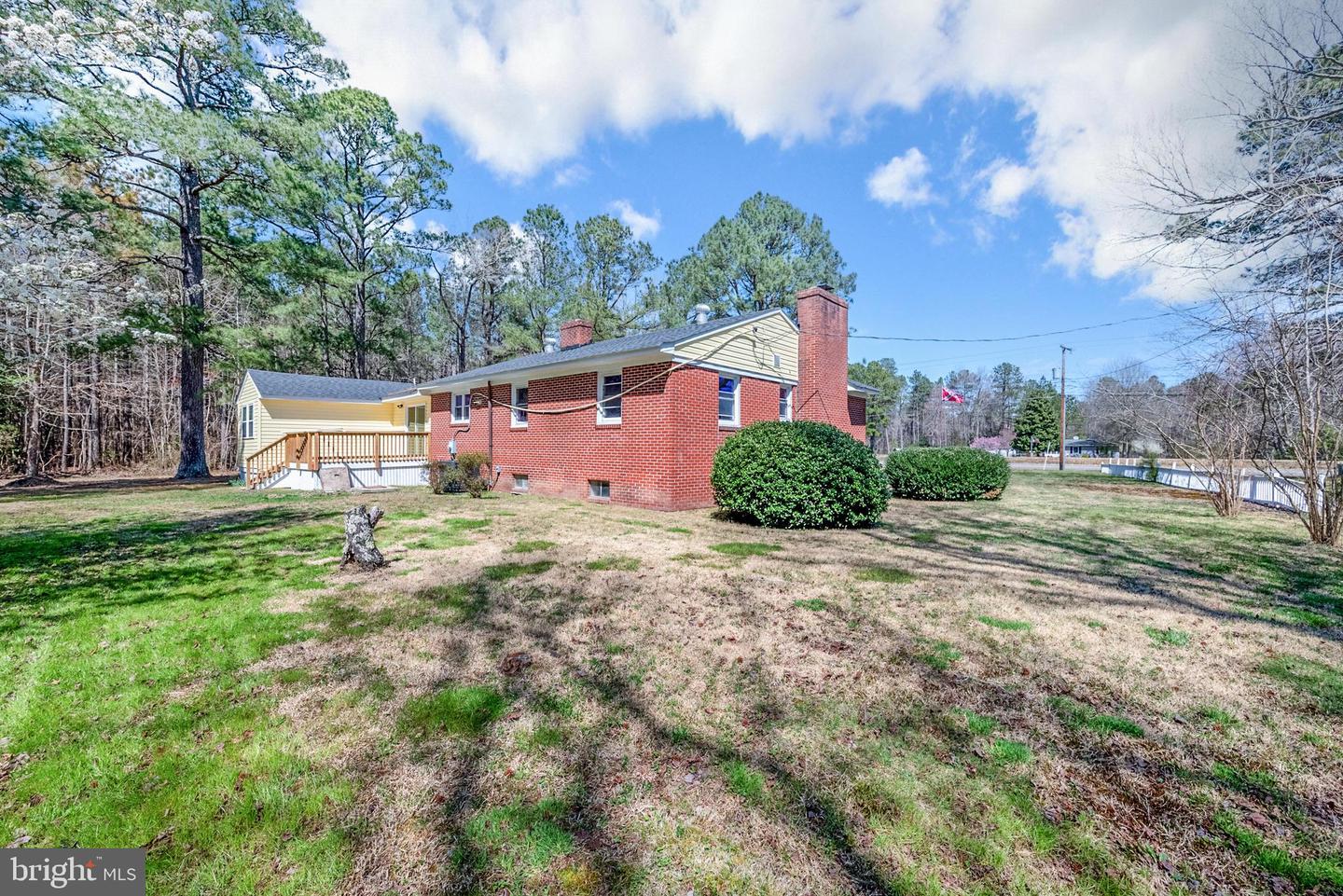 9818 GEORGE WASHINGTON MEMORIAL HWY, GLOUCESTER, Virginia 23061, 3 Bedrooms Bedrooms, 6 Rooms Rooms,2 BathroomsBathrooms,Residential,For sale,9818 GEORGE WASHINGTON MEMORIAL HWY,VAGV2000108 MLS # VAGV2000108
