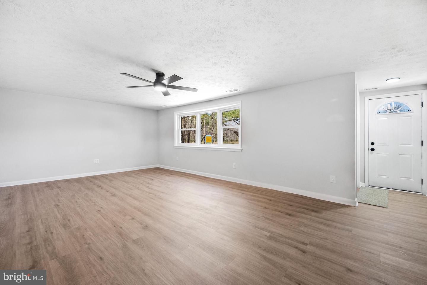 9818 GEORGE WASHINGTON MEMORIAL HWY, GLOUCESTER, Virginia 23061, 3 Bedrooms Bedrooms, 6 Rooms Rooms,2 BathroomsBathrooms,Residential,For sale,9818 GEORGE WASHINGTON MEMORIAL HWY,VAGV2000108 MLS # VAGV2000108