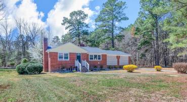 9818 GEORGE WASHINGTON MEMORIAL HWY, GLOUCESTER, Virginia 23061, 3 Bedrooms Bedrooms, 6 Rooms Rooms,2 BathroomsBathrooms,Residential,For sale,9818 GEORGE WASHINGTON MEMORIAL HWY,VAGV2000108 MLS # VAGV2000108