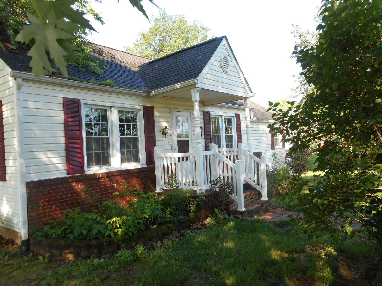 1079 W MAIN ST, STANLEY, Virginia 22851, 3 Bedrooms Bedrooms, ,2 BathroomsBathrooms,Residential,1079 W MAIN ST,665272 MLS # 665272