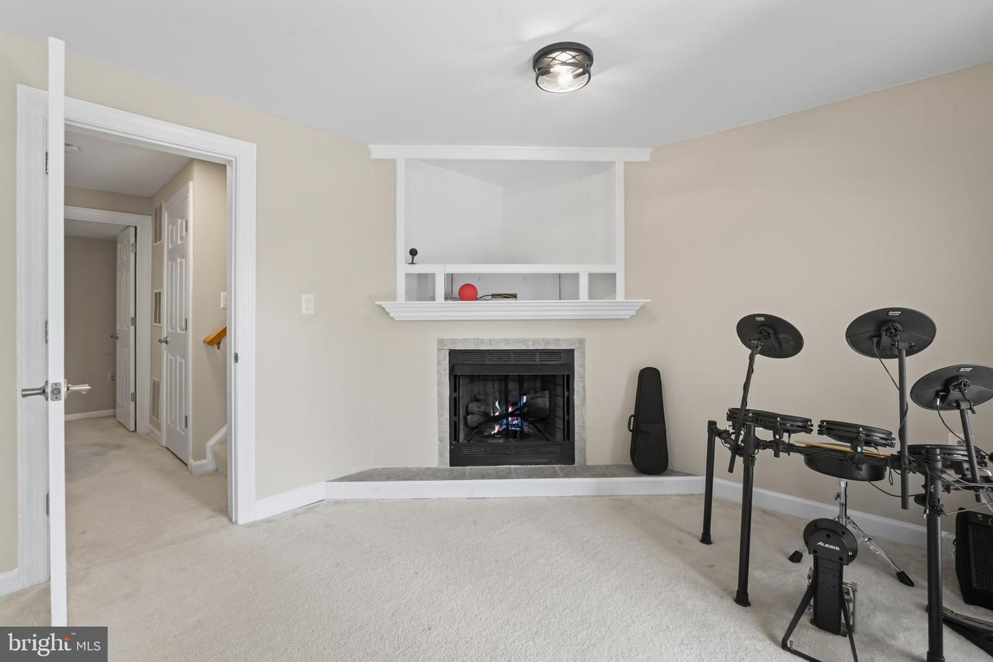 15575 LEBOURGET CT, WOODBRIDGE, Virginia 22193, 4 Bedrooms Bedrooms, ,3 BathroomsBathrooms,Residential,For sale,15575 LEBOURGET CT,VAPW2092212 MLS # VAPW2092212