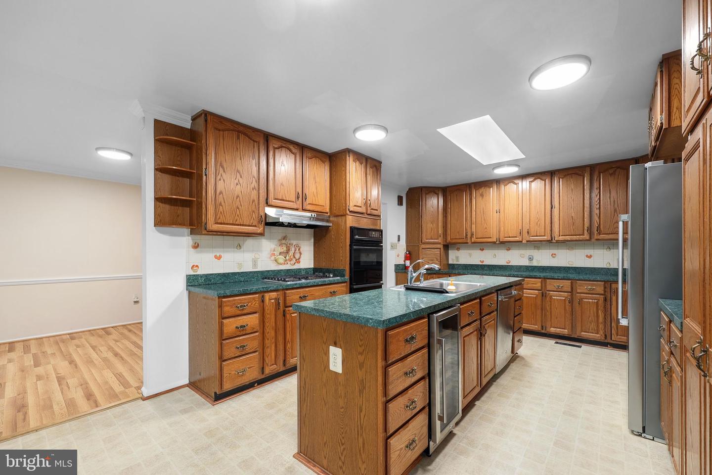 7007 GILLINGS RD, SPRINGFIELD, Virginia 22152, 5 Bedrooms Bedrooms, ,2 BathroomsBathrooms,Residential,For sale,7007 GILLINGS RD,VAFX2236326 MLS # VAFX2236326