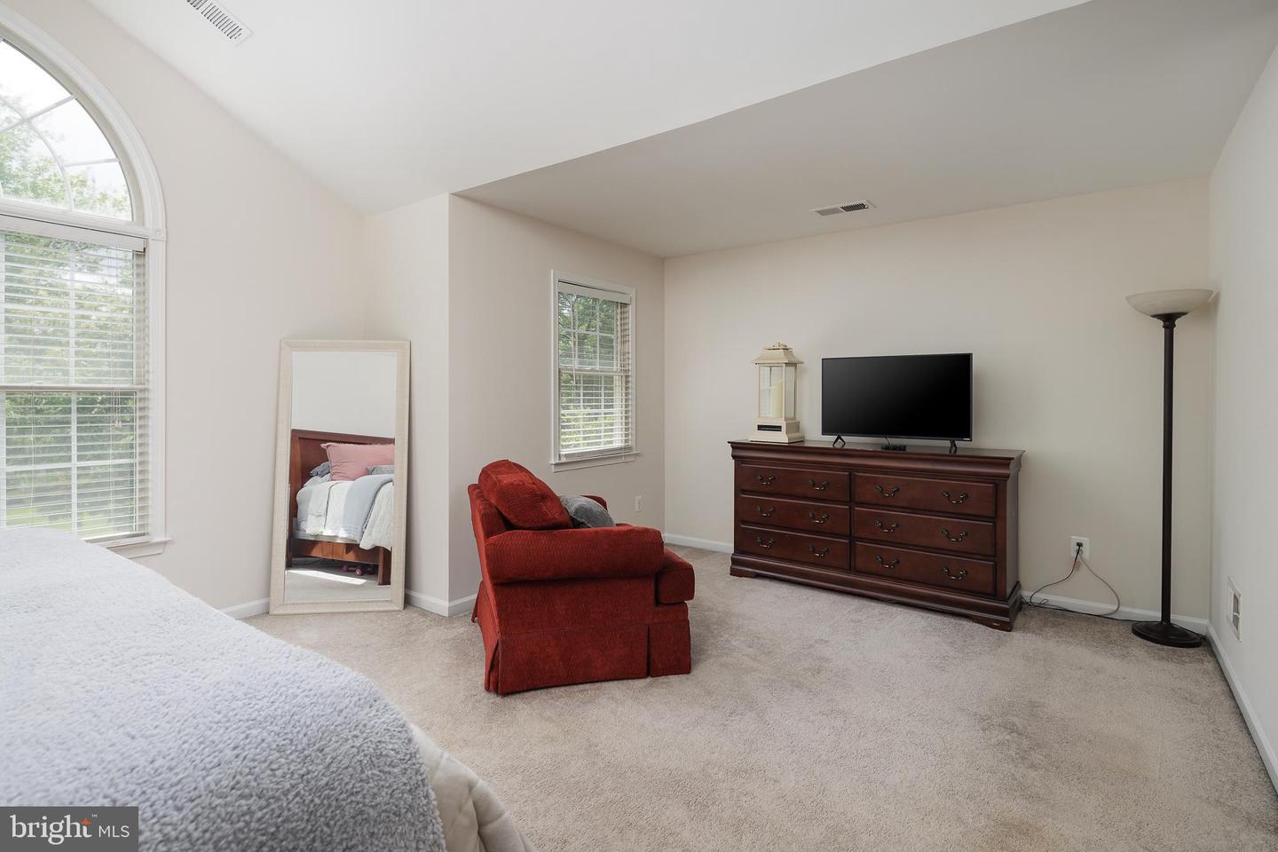 5510 HILLSMAN FARM LN, HAYMARKET, Virginia 20169, 4 Bedrooms Bedrooms, ,4 BathroomsBathrooms,Residential,For sale,5510 HILLSMAN FARM LN,VAPW2094056 MLS # VAPW2094056