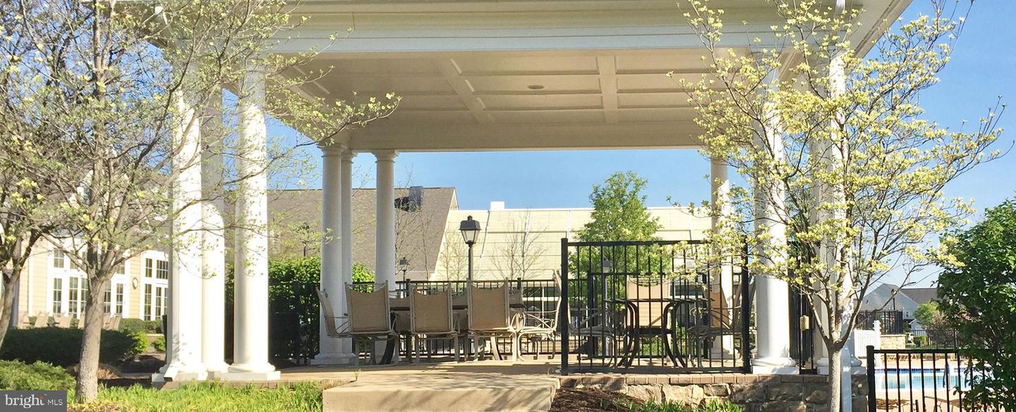 3839 MULBERRY POINT CT, DUMFRIES, Virginia 22025, 4 Bedrooms Bedrooms, 7 Rooms Rooms,3 BathroomsBathrooms,Residential,For sale,3839 MULBERRY POINT CT,VAPW2095490 MLS # VAPW2095490