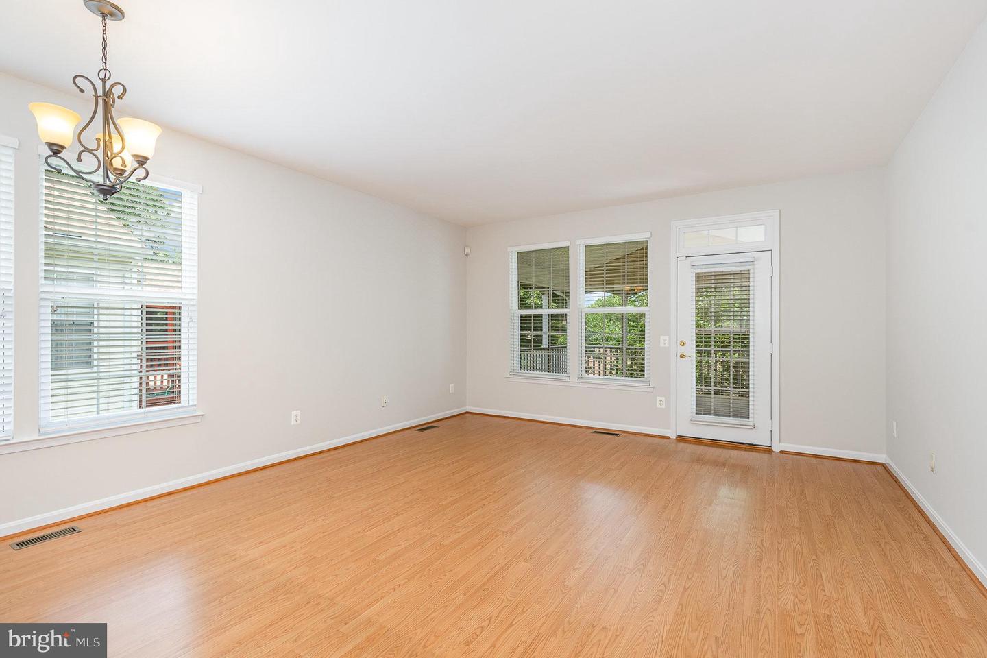 3839 MULBERRY POINT CT, DUMFRIES, Virginia 22025, 4 Bedrooms Bedrooms, 7 Rooms Rooms,3 BathroomsBathrooms,Residential,For sale,3839 MULBERRY POINT CT,VAPW2095490 MLS # VAPW2095490