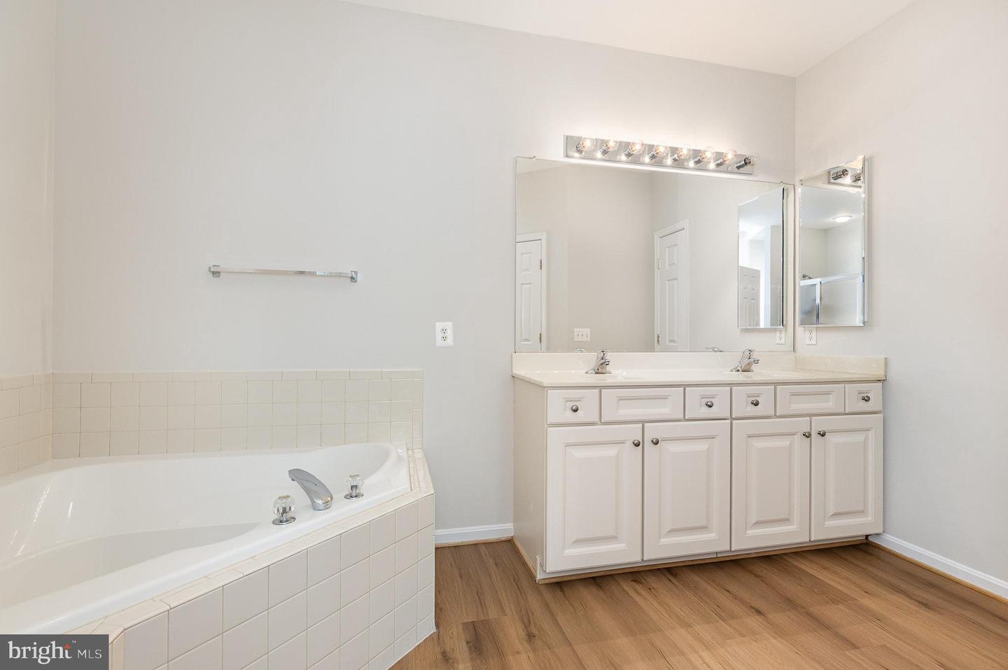 3839 MULBERRY POINT CT, DUMFRIES, Virginia 22025, 4 Bedrooms Bedrooms, 7 Rooms Rooms,3 BathroomsBathrooms,Residential,For sale,3839 MULBERRY POINT CT,VAPW2095490 MLS # VAPW2095490