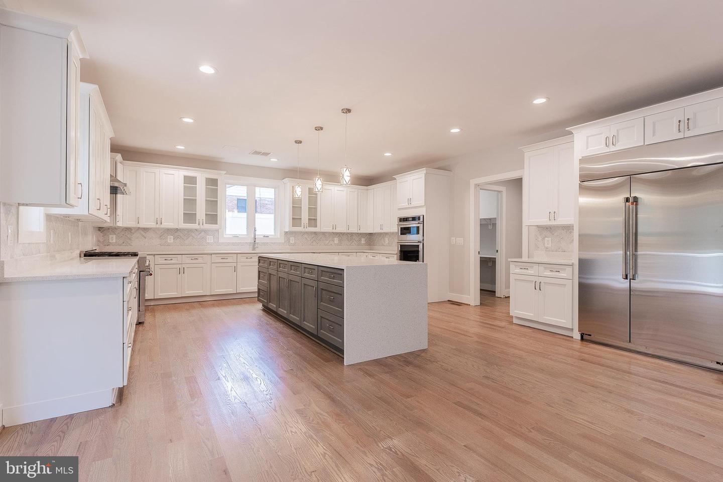 7215 ORIOLE AVE, SPRINGFIELD, Virginia 22150, 6 Bedrooms Bedrooms, ,5 BathroomsBathrooms,Residential,For sale,7215 ORIOLE AVE,VAFX2244846 MLS # VAFX2244846