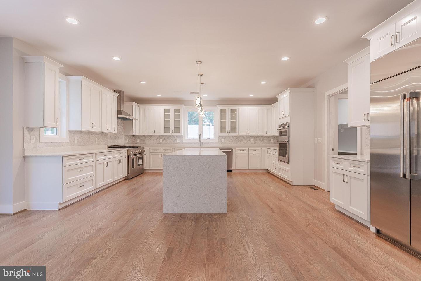 7215 ORIOLE AVE, SPRINGFIELD, Virginia 22150, 6 Bedrooms Bedrooms, ,5 BathroomsBathrooms,Residential,For sale,7215 ORIOLE AVE,VAFX2244846 MLS # VAFX2244846