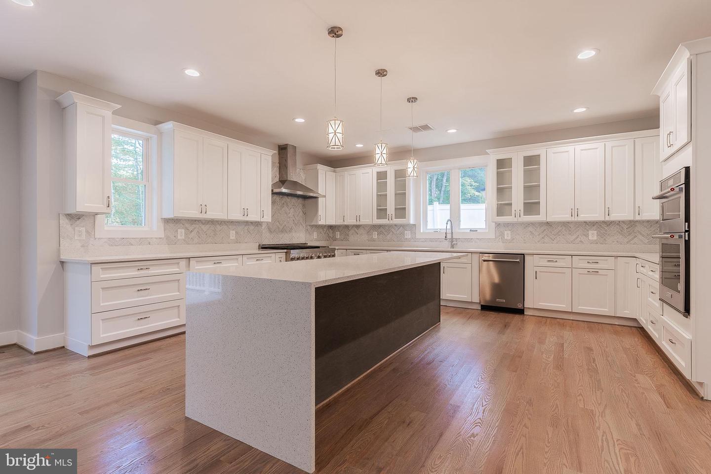 7215 ORIOLE AVE, SPRINGFIELD, Virginia 22150, 6 Bedrooms Bedrooms, ,5 BathroomsBathrooms,Residential,For sale,7215 ORIOLE AVE,VAFX2244846 MLS # VAFX2244846
