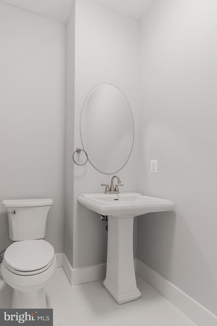 7215 ORIOLE AVE, SPRINGFIELD, Virginia 22150, 6 Bedrooms Bedrooms, ,5 BathroomsBathrooms,Residential,For sale,7215 ORIOLE AVE,VAFX2244846 MLS # VAFX2244846