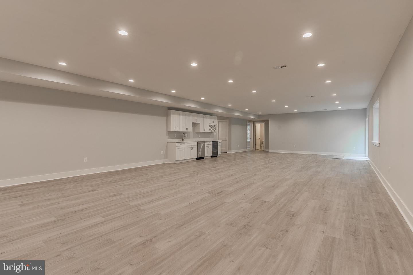 7215 ORIOLE AVE, SPRINGFIELD, Virginia 22150, 6 Bedrooms Bedrooms, ,5 BathroomsBathrooms,Residential,For sale,7215 ORIOLE AVE,VAFX2244846 MLS # VAFX2244846