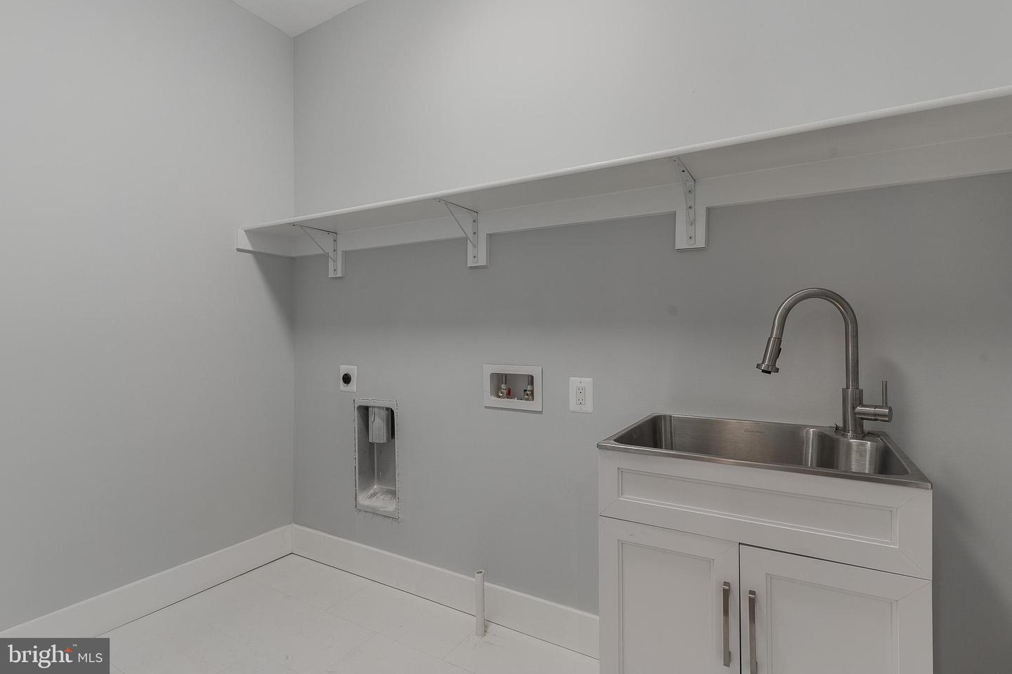 7215 ORIOLE AVE, SPRINGFIELD, Virginia 22150, 6 Bedrooms Bedrooms, ,5 BathroomsBathrooms,Residential,For sale,7215 ORIOLE AVE,VAFX2244846 MLS # VAFX2244846