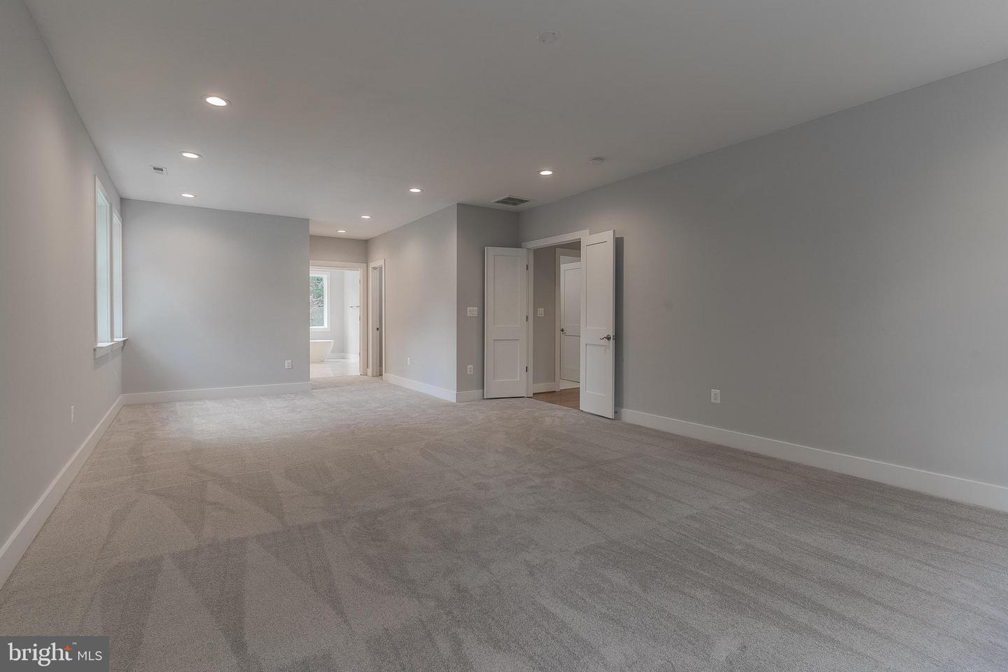 7215 ORIOLE AVE, SPRINGFIELD, Virginia 22150, 6 Bedrooms Bedrooms, ,5 BathroomsBathrooms,Residential,For sale,7215 ORIOLE AVE,VAFX2244846 MLS # VAFX2244846