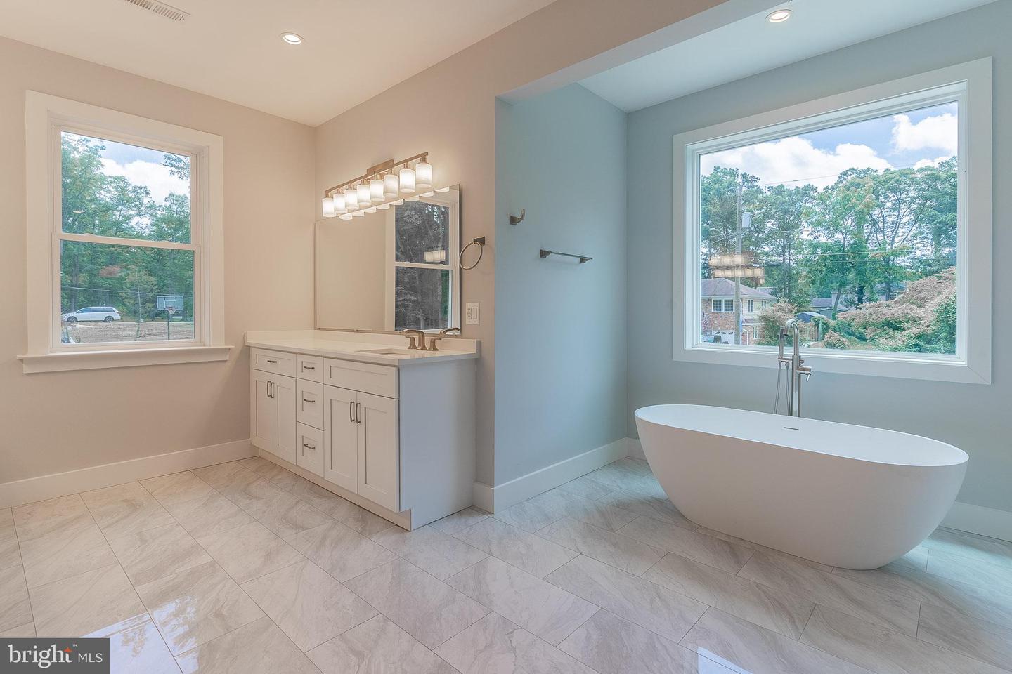 7215 ORIOLE AVE, SPRINGFIELD, Virginia 22150, 6 Bedrooms Bedrooms, ,5 BathroomsBathrooms,Residential,For sale,7215 ORIOLE AVE,VAFX2244846 MLS # VAFX2244846