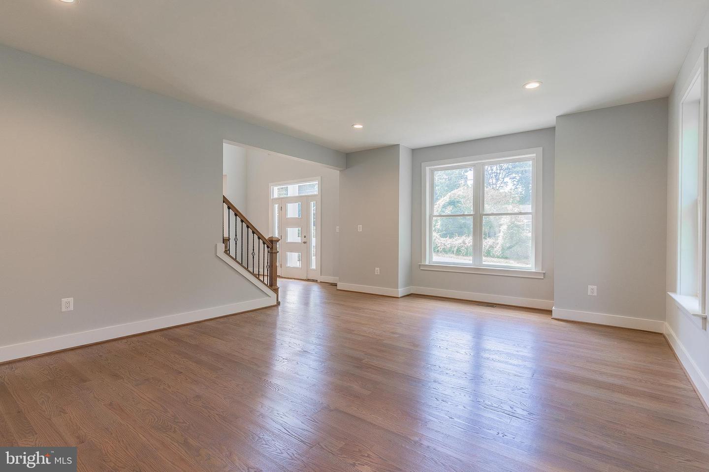 7215 ORIOLE AVE, SPRINGFIELD, Virginia 22150, 6 Bedrooms Bedrooms, ,5 BathroomsBathrooms,Residential,For sale,7215 ORIOLE AVE,VAFX2244846 MLS # VAFX2244846