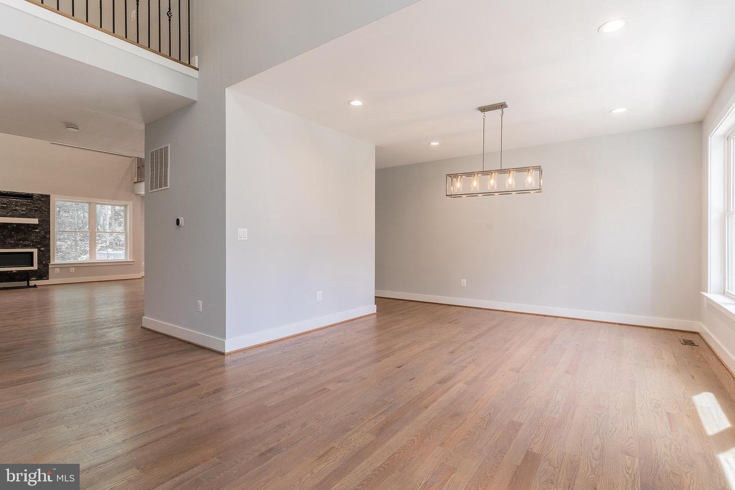 7215 ORIOLE AVE, SPRINGFIELD, Virginia 22150, 6 Bedrooms Bedrooms, ,5 BathroomsBathrooms,Residential,For sale,7215 ORIOLE AVE,VAFX2244846 MLS # VAFX2244846